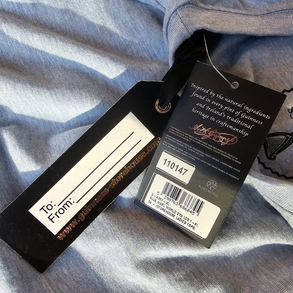 NWT Guinness "The World IS Your Oyster" Graphic T-shirt, Size Small - Picture 7 of 11